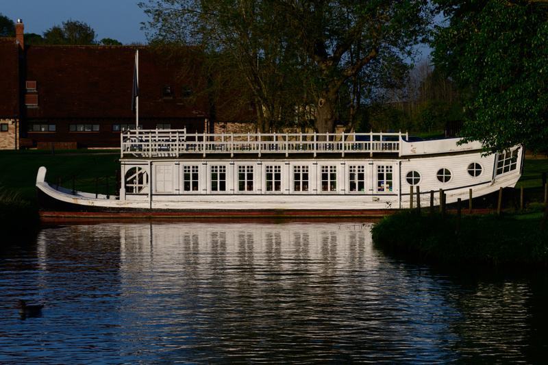 St John's College Barge, voco Oxford Thames Hotel, Sandford.