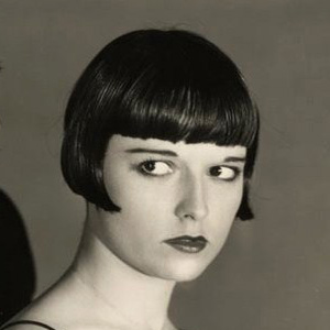 Louise Brooks styling a 'shingle' bob cut in 1929.