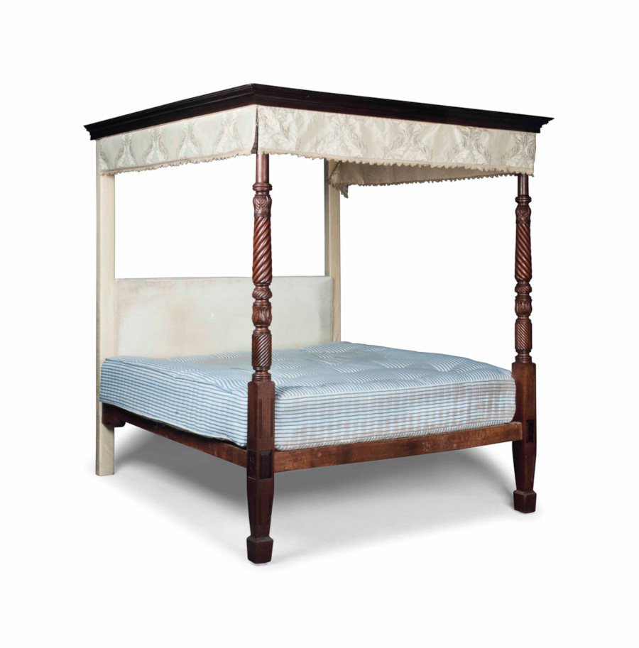 A Regency mahagony four-poster bed, circa 1820.